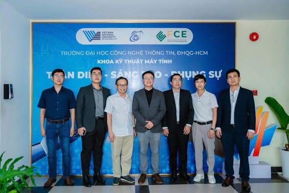 Đại diện Coherent Việt Nam tham quan Phòng thí nghiệm Vi mạch tại Trường Đại học Công nghệ Thông tin (UIT)